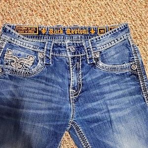 Rock Revival Jeans 30